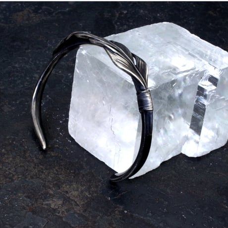 【予約】Single feather bangle SV 【HRA023SV】