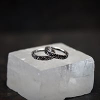 【予約】ARABESQUE DOUBLE RINGS　SV【HRR010 OX/WH 】