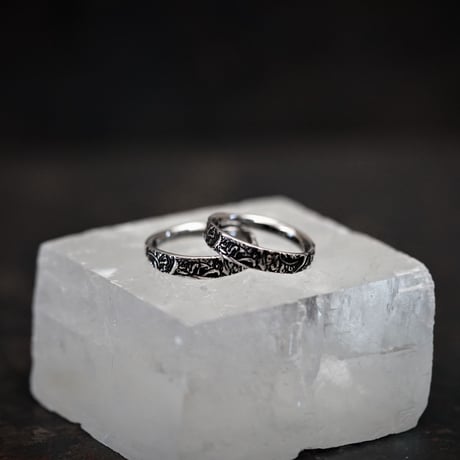 【予約】ARABESQUE DOUBLE RINGS　SV【HRR010 OX/WH 】