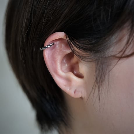 【予約】press earcuff  medium SV  片耳【HRA042CFSV　M　】