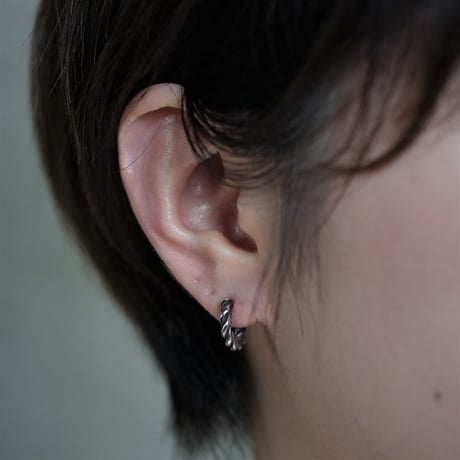 【予約】press earcuff  medium SV  片耳【HRA042CFSV　M　】