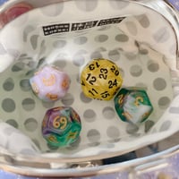 #豆30面ダイス　単品　マーブルイエロー（黒文字）
