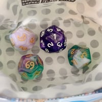 #豆30面ダイス　単品　マーブル　紫（白文字）