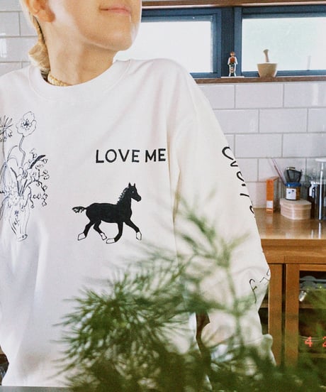 Paint Sweatshirt "LOVE ME"