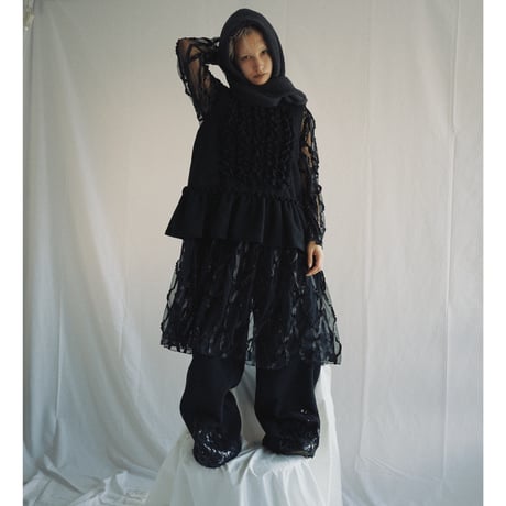 FLEECE FRILL VEST   /  262-AS022 /   BLACK