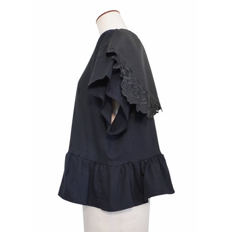 EMBROIDERY FRILL T-SHIRT  /  261-AC026