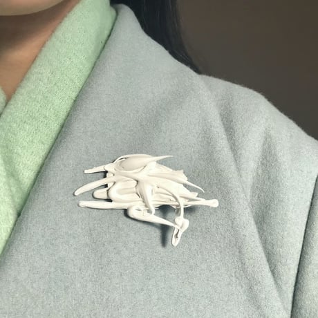 Maki Matsumoto ／ brooch EX-LL WHITE