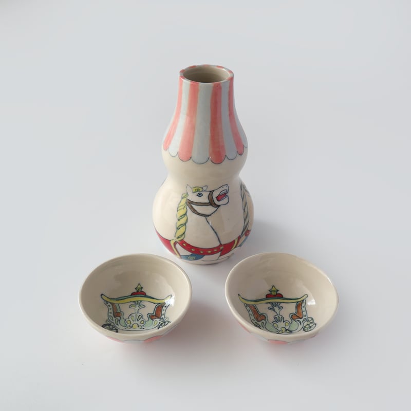 陶器の瓢箪徳利とぐい飲み 陶器の瓢箪徳利とぐい飲み 陶器の瓢箪徳利とぐい飲み