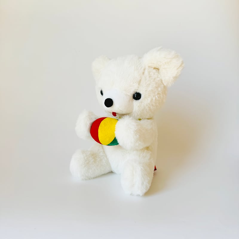 花を持つ白いクマのぬいぐるみ ぬいぐるみ 座りマリ持クマ | はちみせ （83）