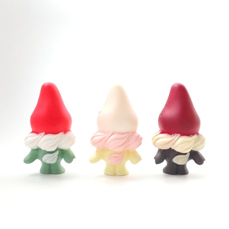 boiboi ／ いちごのベティー｜白いちごのミルキー｜黒いちごのベル