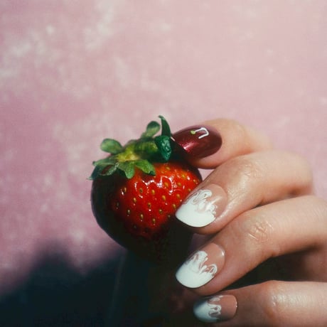 つめをぬるひと ／ つけ爪  いちごオレの爪 [Fraise ]