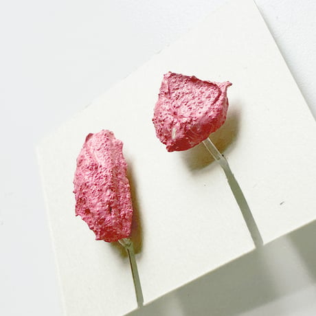 Maki Matsumoto ／ a pair of earrings pierces ｜PINKBROWN, Sand