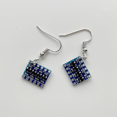電子基板ピアス｜S