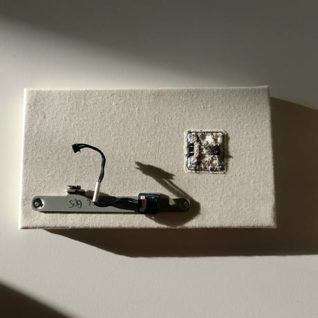 刺繍する犬 ／ 基板刺繍 Circuitboard for iMac G5