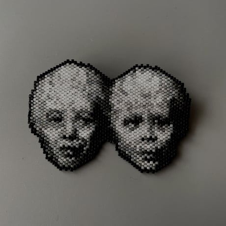 のそ子 ／ Twins Brooch ｜老  [ 双子 ブローチ ]