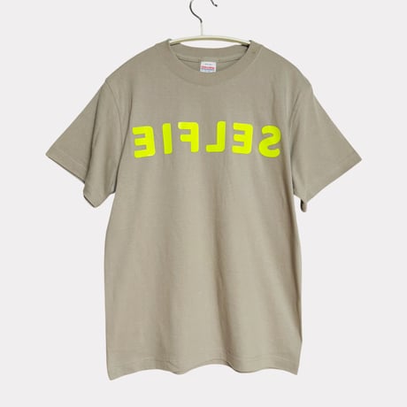 83 original ／ SELFIE 自撮りTシャツ