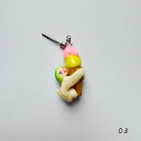 三浦由美子 ／ アイスクリームガール ピアス