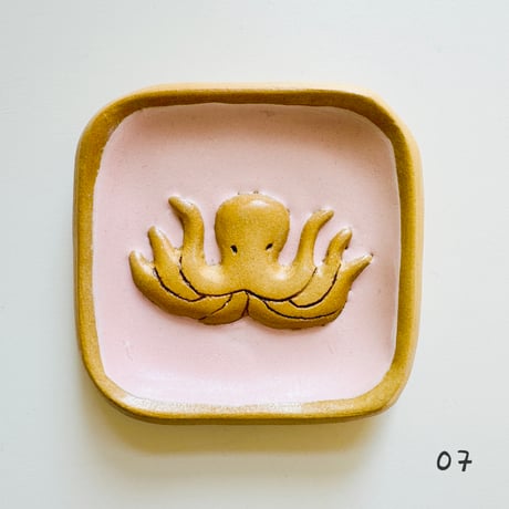 esou ceramics ／ 威嚇動物ヨーチ 豆皿
