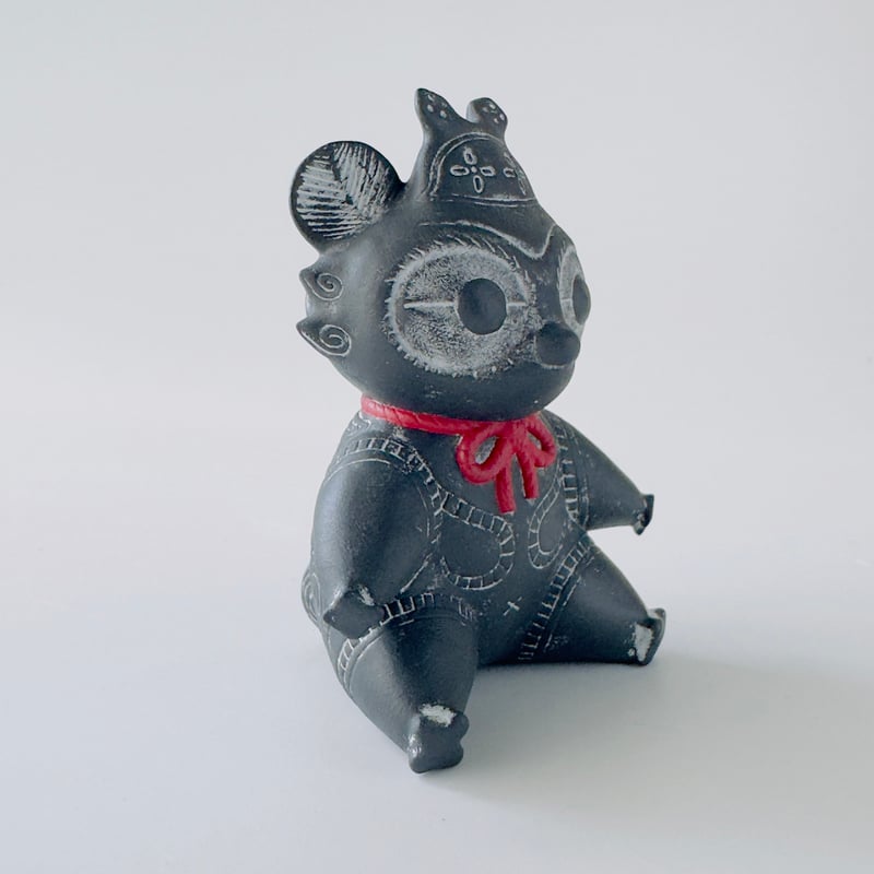 乙幡啓子 ／ 遮光器 土偶犬？「ドッグゥ」｜テディ土偶：11 | はちみせ