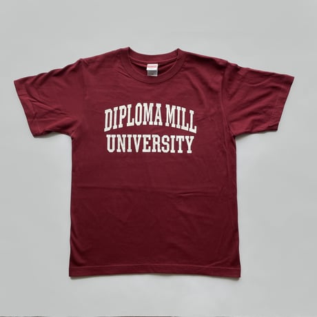 olo ／ ディプロマミル大学Tシャツ