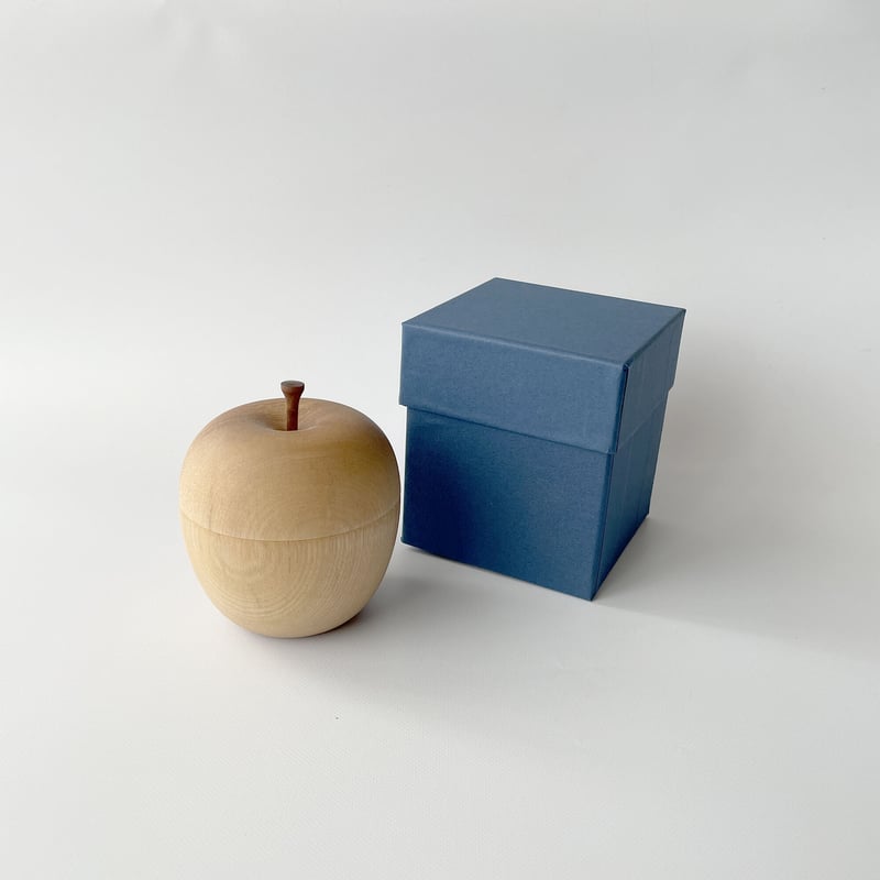 【フランス製】木製リンゴ型の小物入れ フランス製】木製リンゴ型の小物入れ