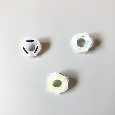 TRICOTE ／ Acrylic sand ピアス