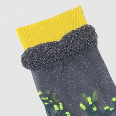 TRICOTE ／ FLOWER SHEER SOCKS