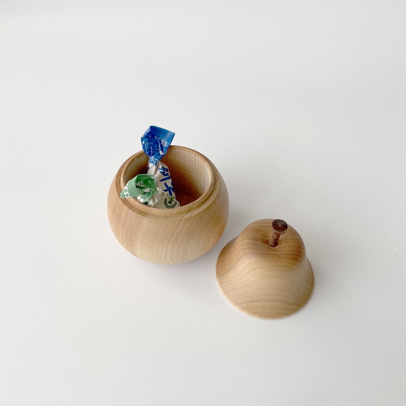 【フランス製】木製リンゴ型の小物入れ 木製小物入れ りんご・洋ナシ カバザクラ | はちみせ （83）