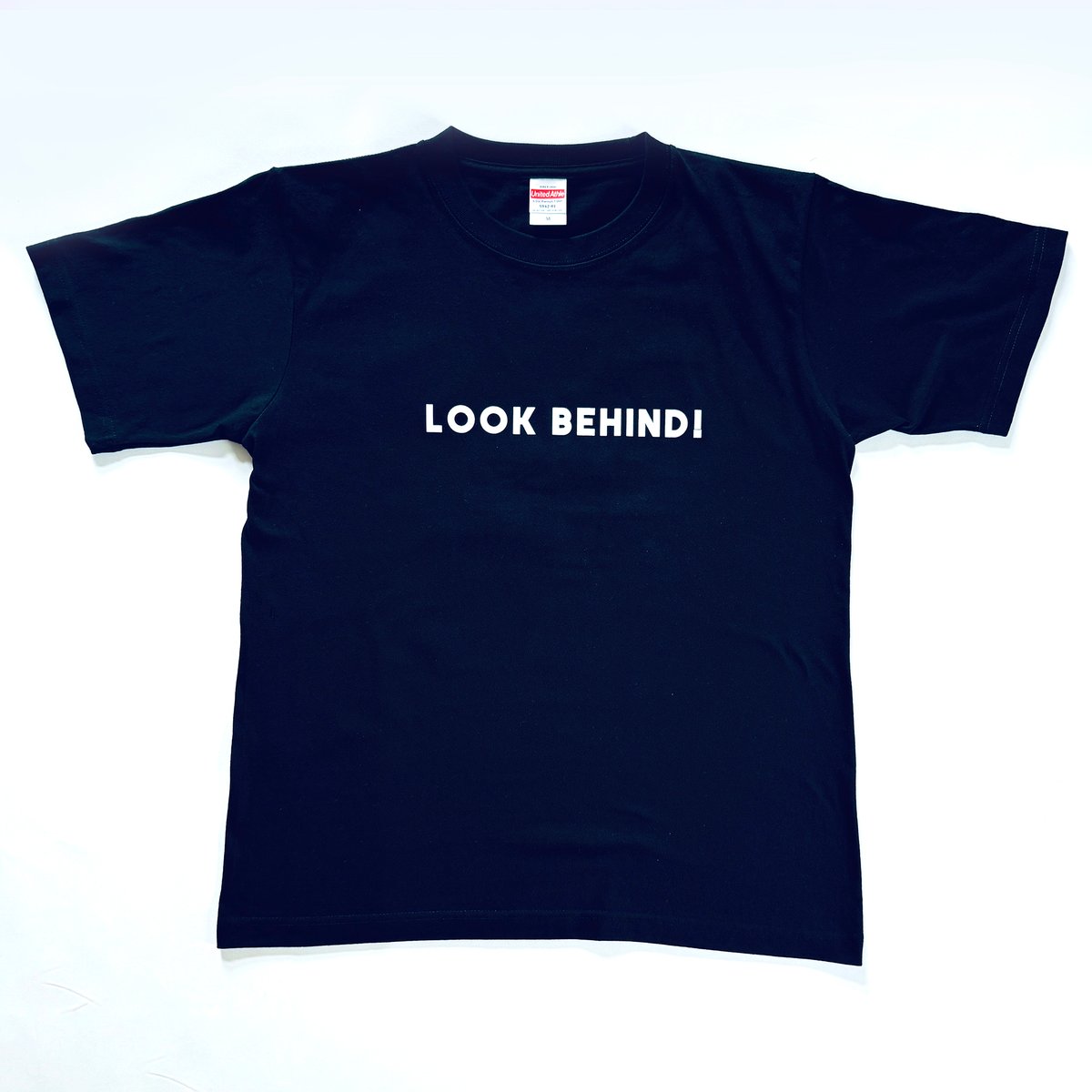 83 original ／ LOOK BEHIND! Tシャツ ｜ブラック | はちみせ （83）