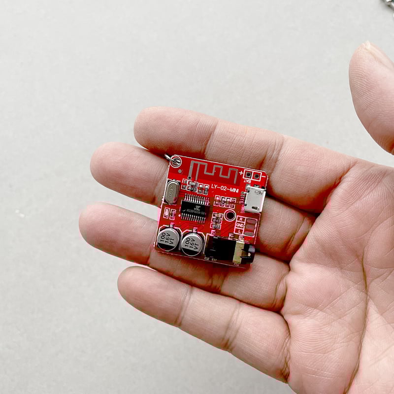 おばまビーチ　○向　愛称板 電子基板ピアス RED｜大 | はちみせ （83）