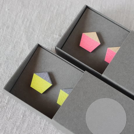 松本康孝 ／ Wear PAPER イヤーアクセサリー｜五角形