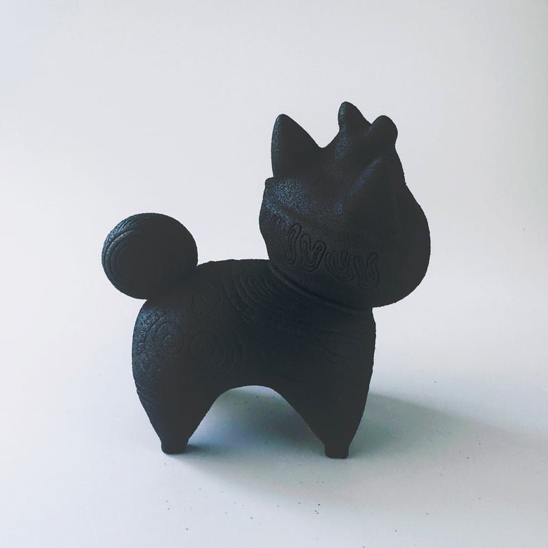 乙幡啓子 ／ 遮光器 土偶犬「ソフビドッグゥ」｜鉄器風：14 | はちみせ