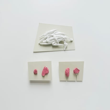Maki Matsumoto ／ a pair of earrings pierces ｜PINKBROWN, Sand
