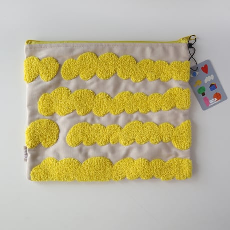 Olya ／ Fluffy Flat Pouch