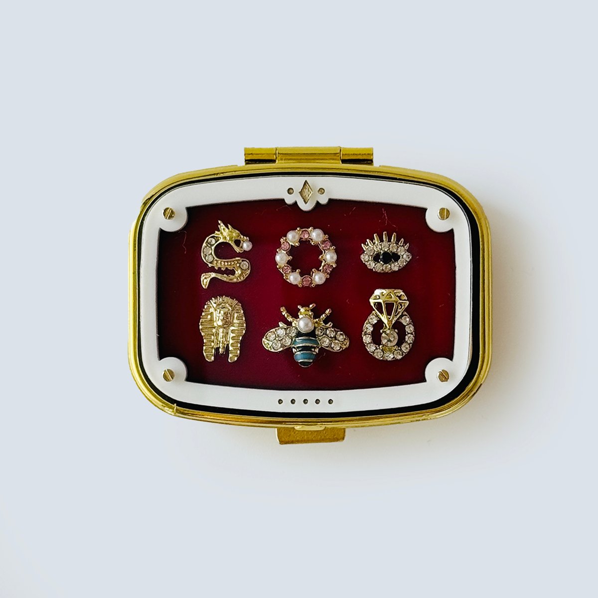 卒業生代表 ／ ミニ宝石箱ケース：（知らない世界版） | はち