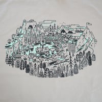 ひらのりょう ／ YARN FOREST MAP ビッグシルエットTシャツ｜サンドベージュ
