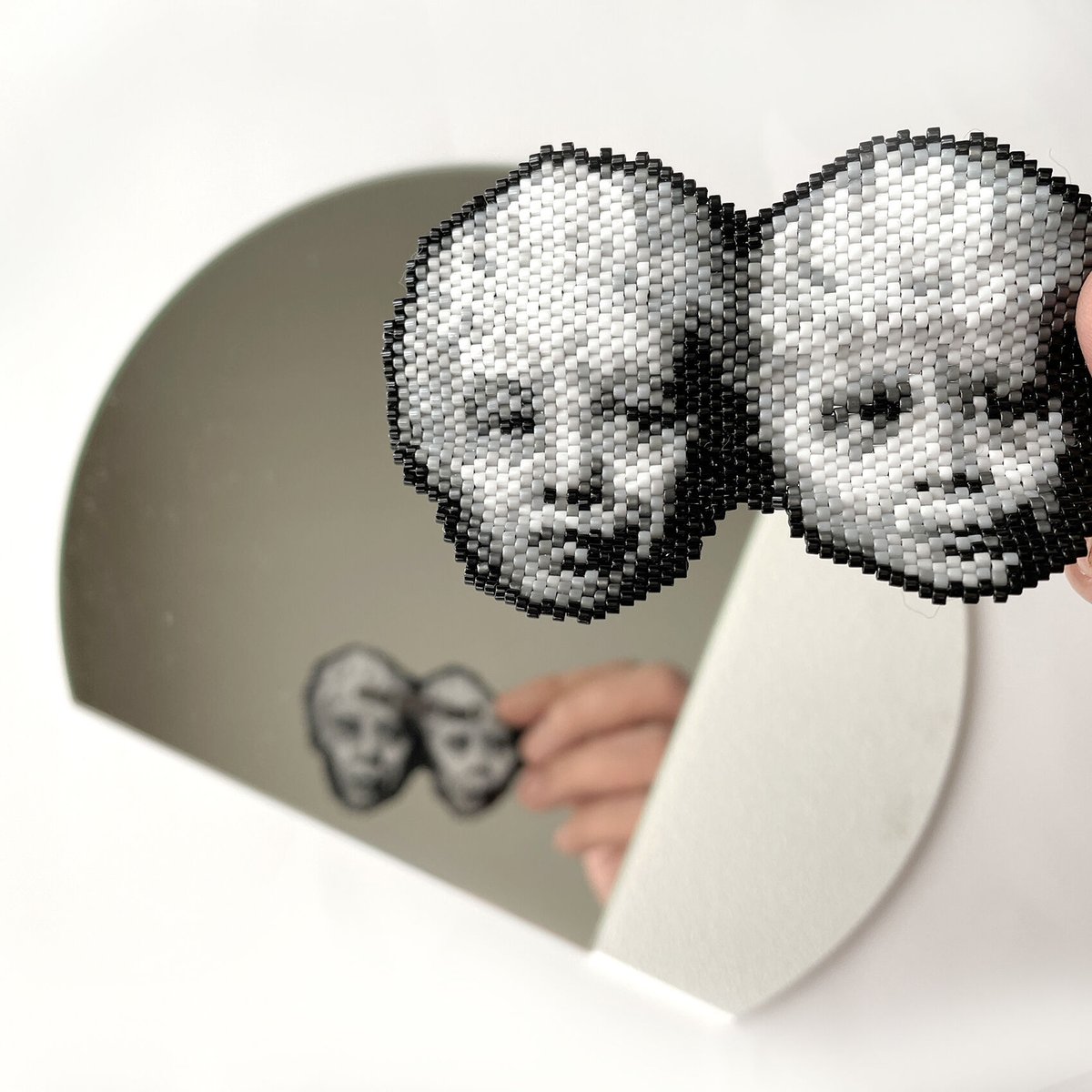 のそ子 ／ Twins Brooch ｜老 [ 双子 ブローチ ] | はちみせ （83）