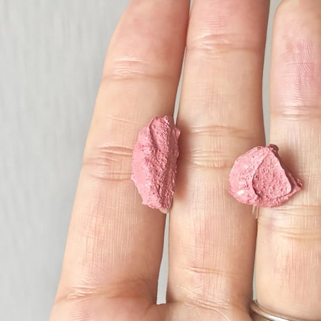 Maki Matsumoto ／ a pair of earrings pierces ｜PINKBROWN, Sand