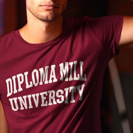 olo ／ ディプロマミル大学Tシャツ