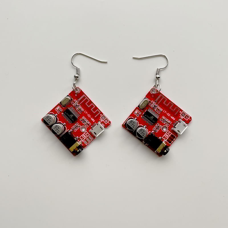 おばまビーチ　○向　愛称板 電子基板ピアス RED｜大 | はちみせ （83）