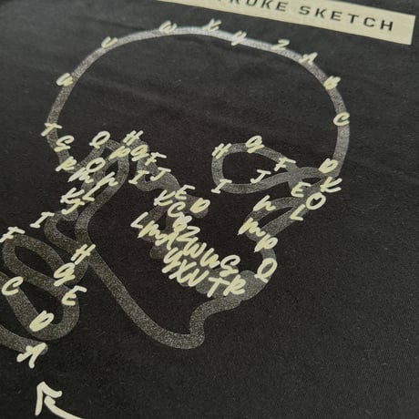 83 original ／ Skull 蓄光 Tシャツ｜One-Stroke Sketch：Black