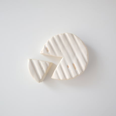 millitsuka ／ カマンベール（陶器作品）