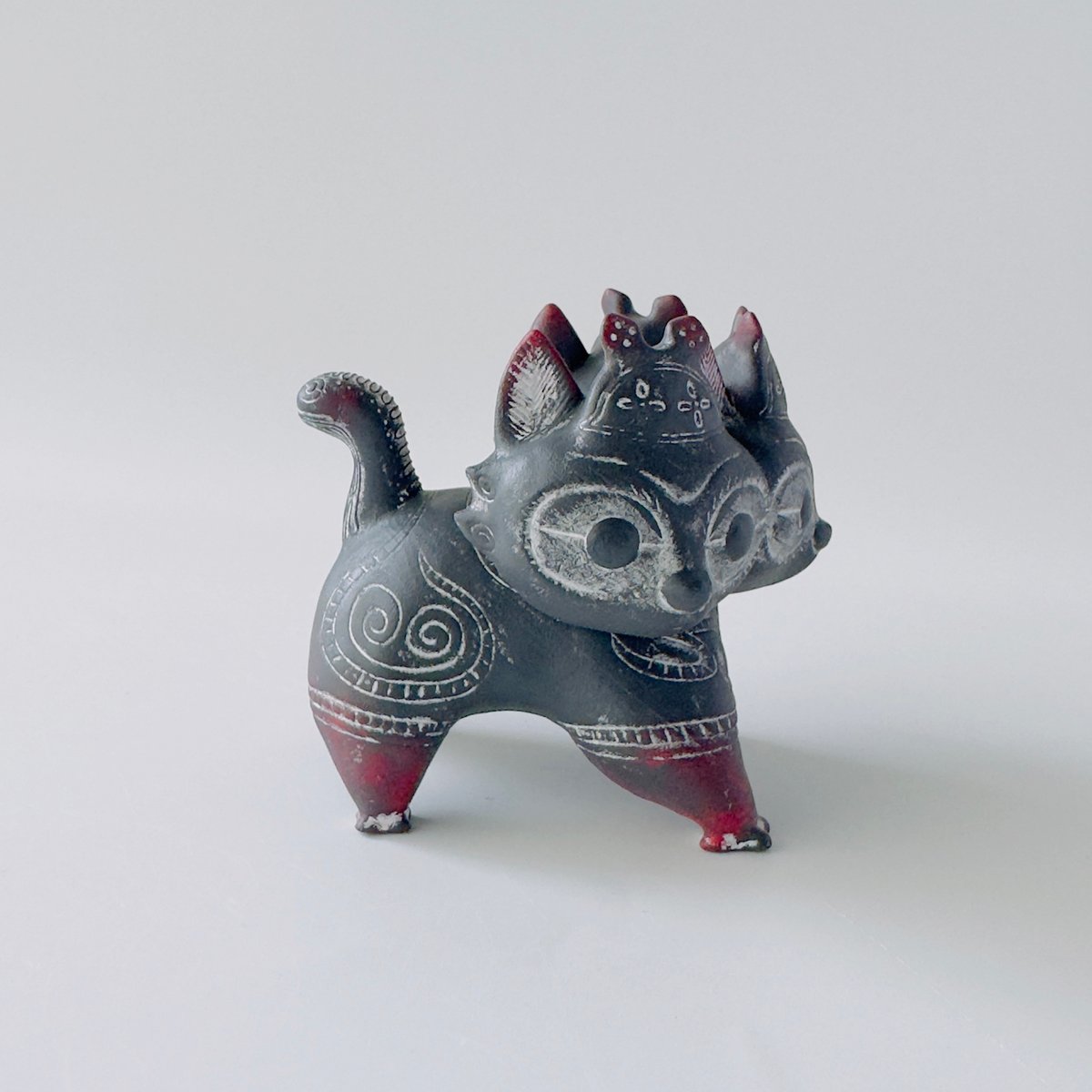 乙幡啓子 ／ 遮光器 土偶犬「ドッグゥ」｜ケルベロス土偶：08