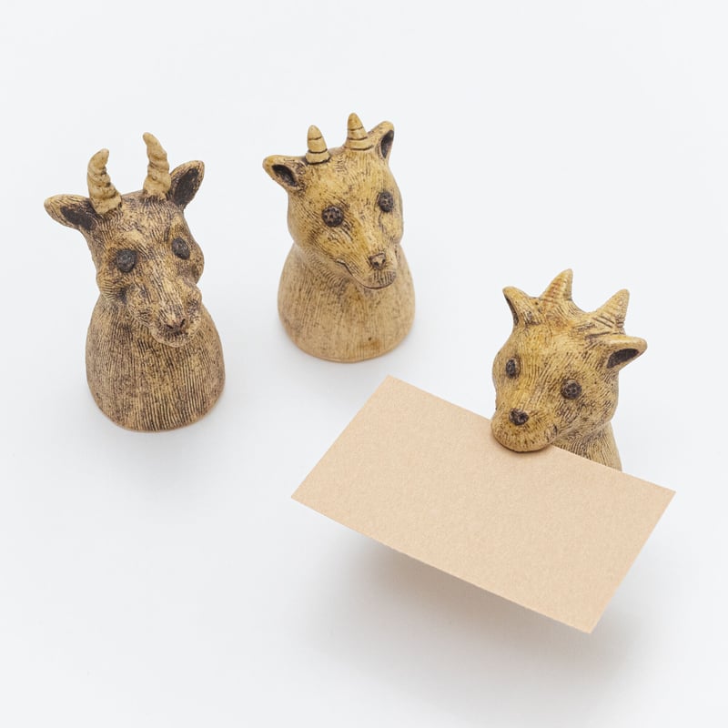 谷村仁美 陶作品「メモスタンド ・やぎ」 | gallery So-Ra online shop