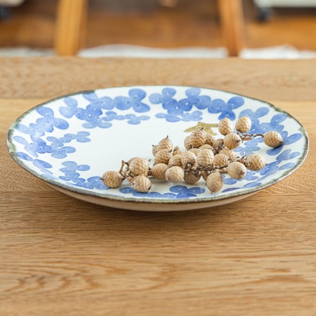 かとうようこ 陶作品「丸皿 18cm・みつば（青）」