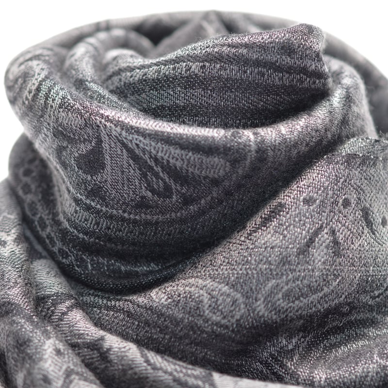 シルクカシミヤ大柄ペイズリージャカード チャコール | harukii Online