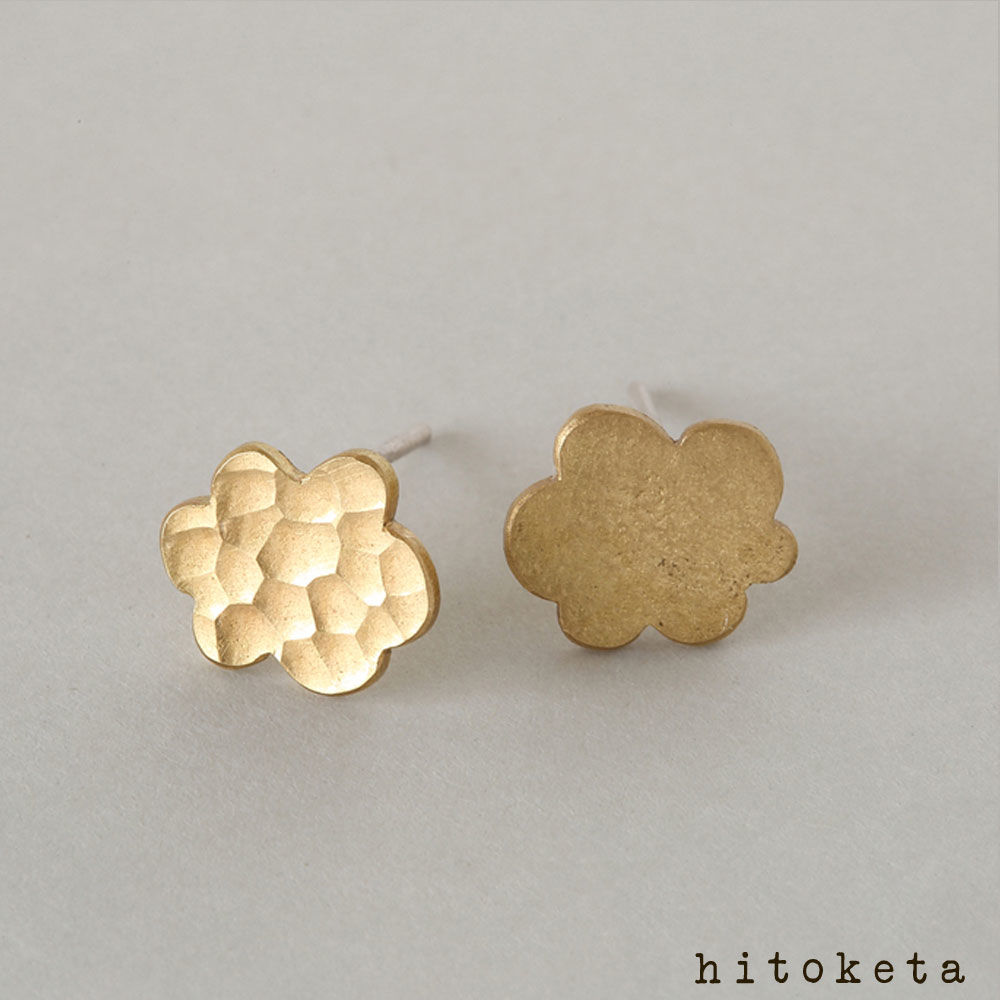 隕石ピアス】一点物 Gold 三角 宇宙粒子 【公式通販】