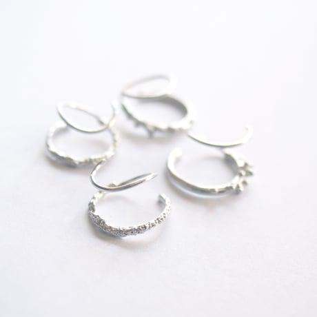 スパイラルピアス