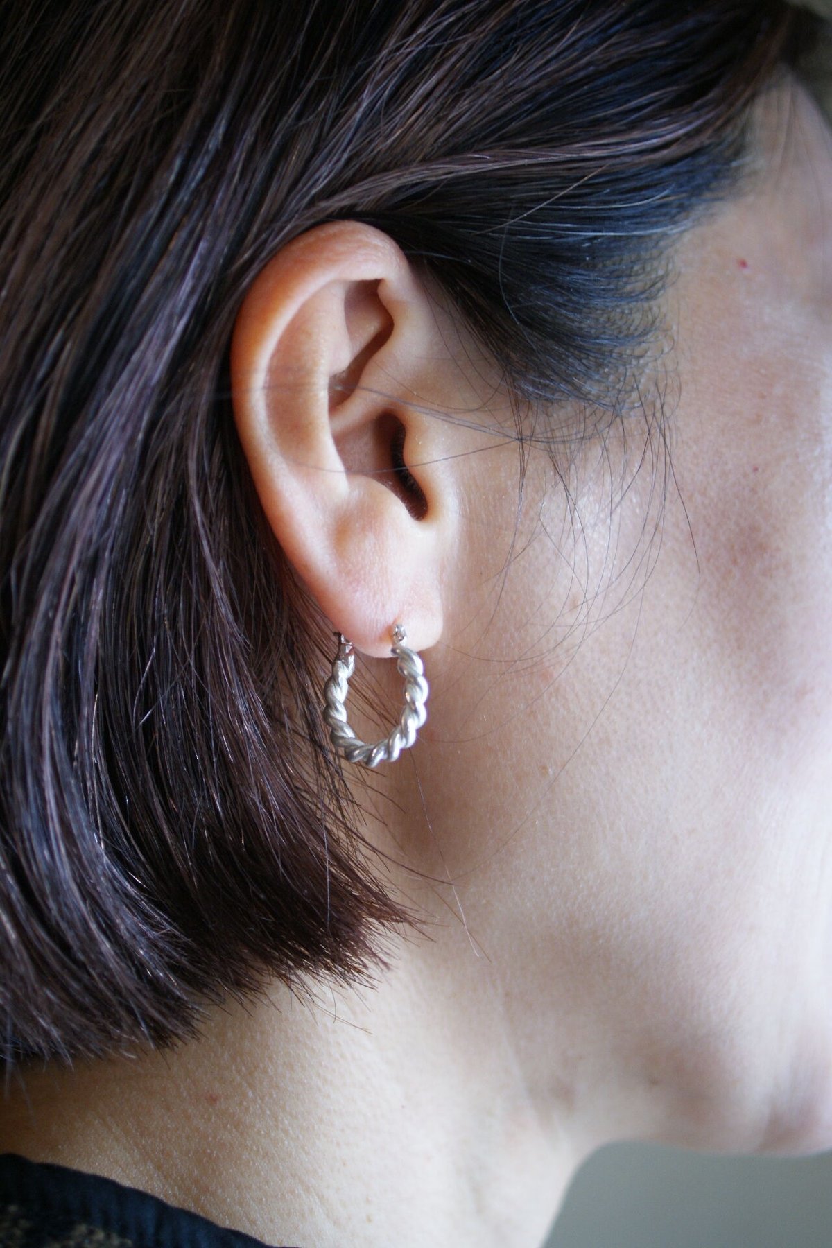 ツイストline hoop ピアス | chumeq