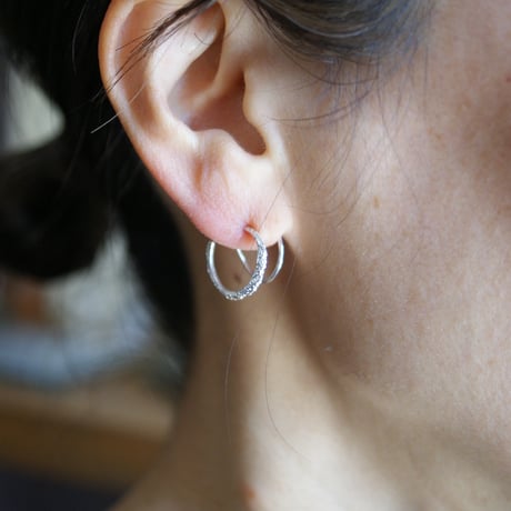 スパイラルピアス